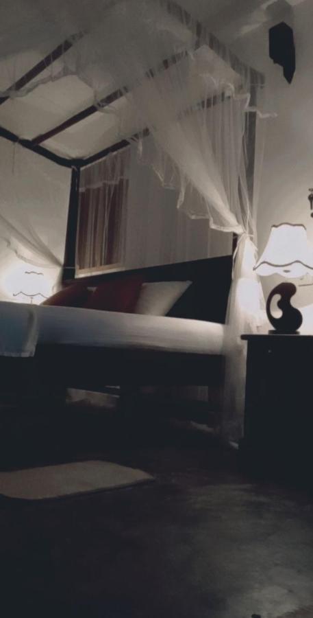 Hotel Shady Edge Unawatuna Esterno foto