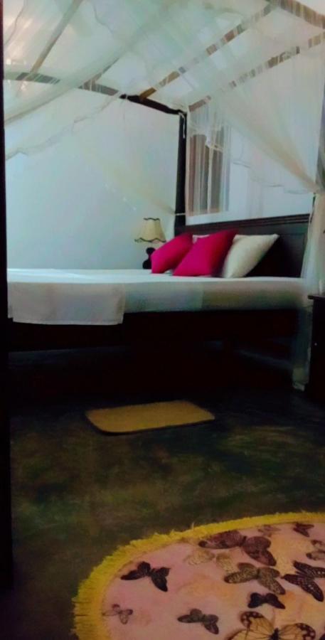 Hotel Shady Edge Unawatuna Esterno foto
