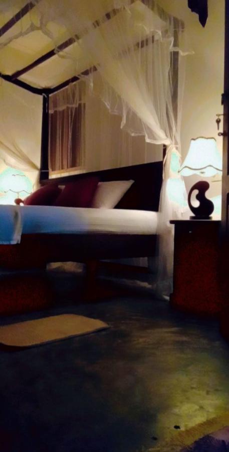 Hotel Shady Edge Unawatuna Esterno foto