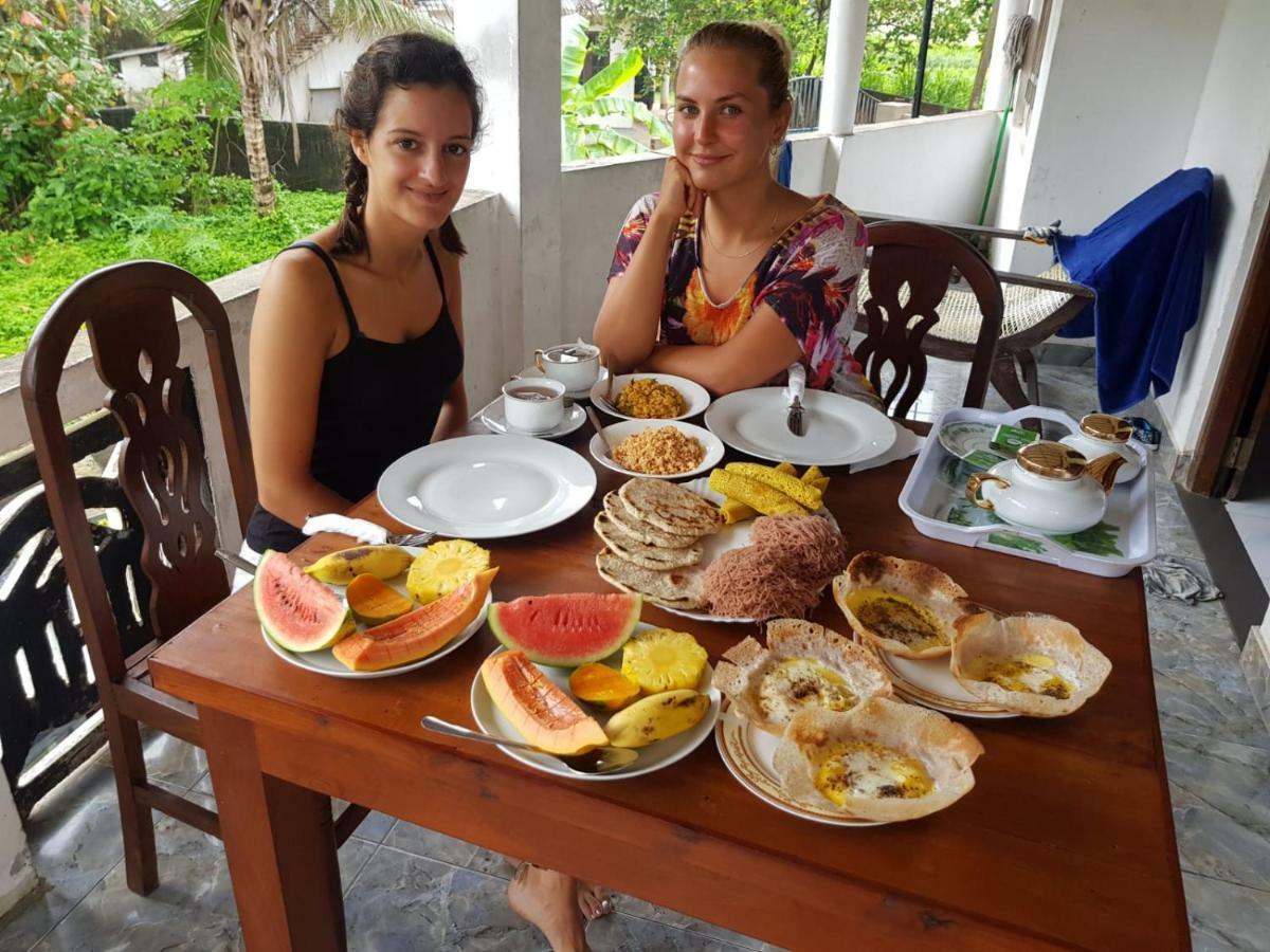 Hotel Shady Edge Unawatuna Esterno foto